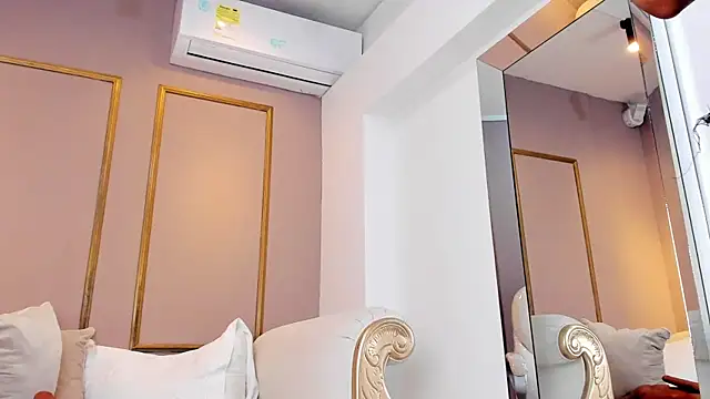 ZoeySnow online show from January 8, 5:50 pm