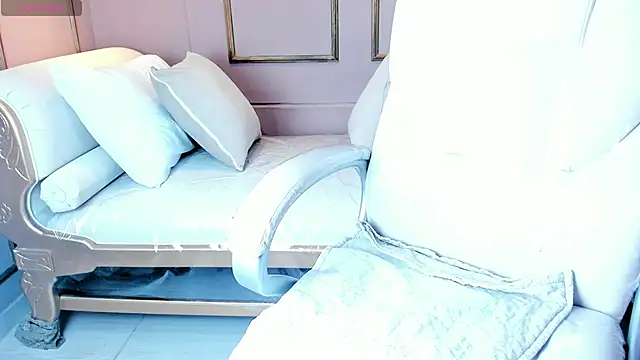 ZoeySnow online show from November 28, 12:19 pm