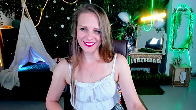 EmiliaBedy online show from May 13, 9:15 am