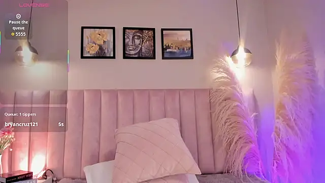 Zoe Banks  online show from October 4, 2:54 pm
