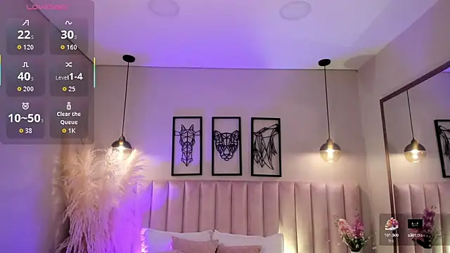 Zoe Banks  online show from September 28, 1:49 pm