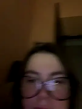 DearAlise online show from December 21, 12:09 pm