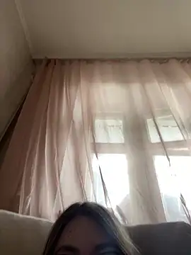 DearAlise online show from March 20, 11:04 am