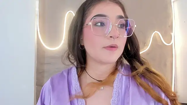 Shanntal  online show from February 19, 8:07 pm