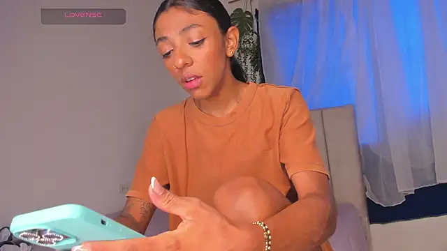 alice guzman1 online show from October 6, 6:34 pm