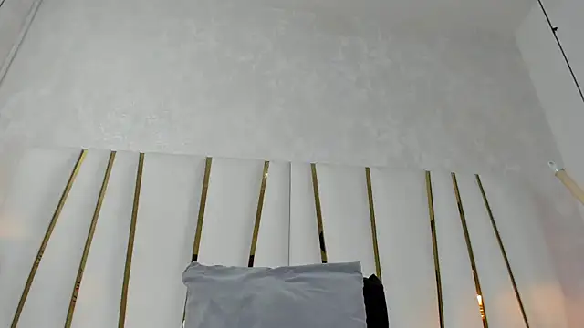 violet gray  online show from May 9, 12:18 pm