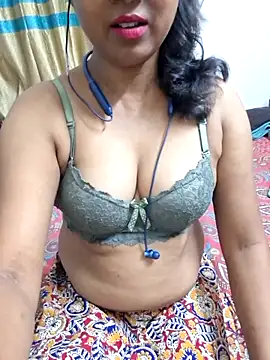 Cute Jiyaa online show from May 27, 7:00 pm