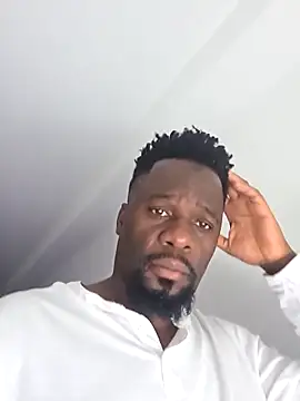 Snapshot of afrikaMandingo chatting on October 18, 9:23 am afrikaMandingo online show from October 18, 9:23 am