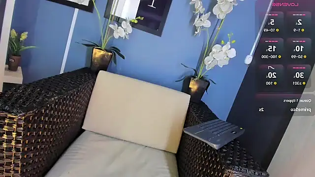 AliDiaz  online show from September 13, 2:03 pm