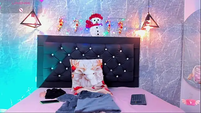 emberhodson online show from December 18, 1:05 pm