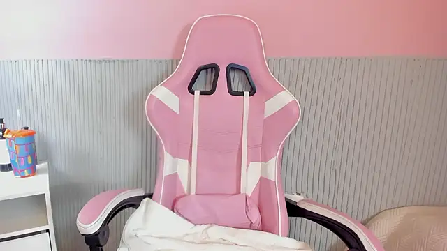 yeikafoxy online show from March 3, 11:27 am