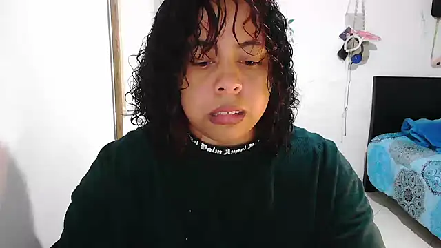 alexandraluv online show from November 18, 4:52 pm