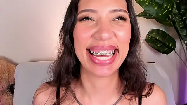 Miss veronicaa2 online show from May 22, 1:31 pm