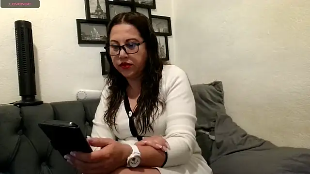 MirandaLatinaLovely online show from May 12, 5:08 pm
