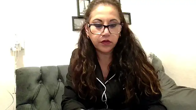 MirandaLatinaLovely online show from January 16, 7:54 pm