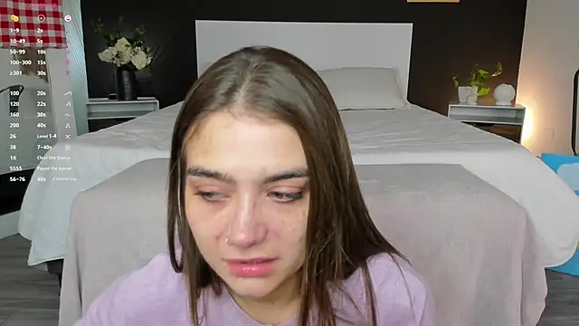 AlannaRussell  online show from May 16, 8:52 pm