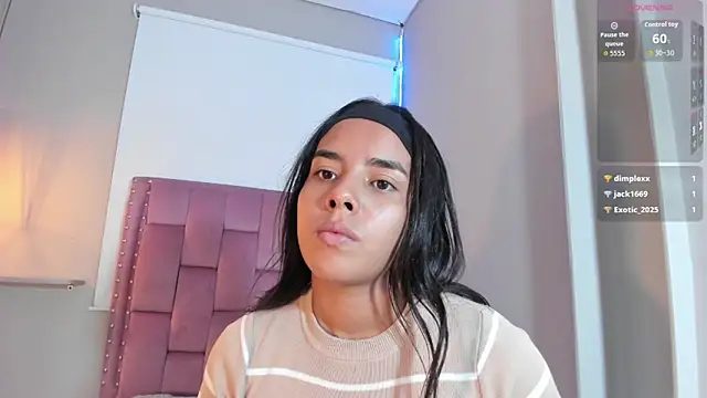 Roxy Stonee online show from March 10, 7:51 pm