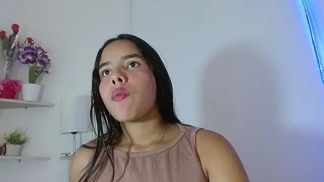 Roxy Stonee online show from November 12, 7:23 pm