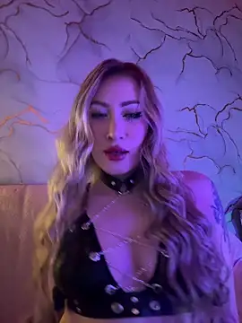 Lally Valencia   online show from February 28, 9:52 am