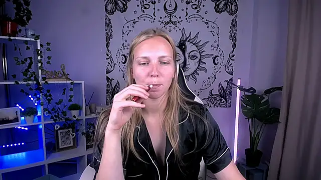 Snapshot of VeronicaAndersen chatting on September 29, 3:22 am VeronicaAndersen online show from September 29, 3:22 am