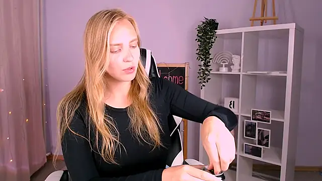 Snapshot of VeronicaAndersen chatting on September 9, 3:39 am VeronicaAndersen online show from September 9, 3:39 am