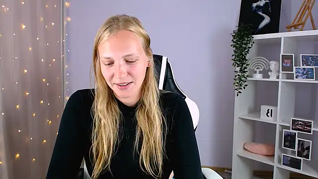 Snapshot of VeronicaAndersen chatting on September 19, 11:31 am VeronicaAndersen online show from September 19, 11:31 am