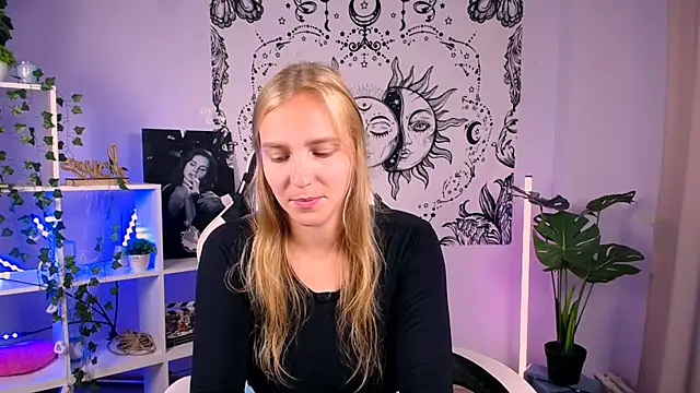 Snapshot of VeronicaAndersen chatting on September 14, 10:35 am VeronicaAndersen online show from September 14, 10:35 am