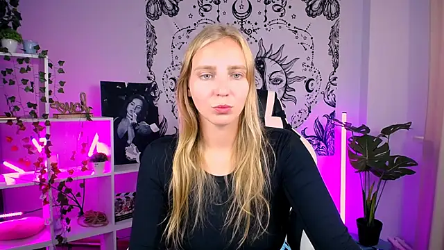 Snapshot of VeronicaAndersen chatting on September 13, 10:01 am VeronicaAndersen online show from September 13, 10:01 am