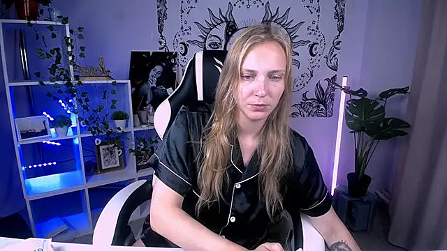 Snapshot of VeronicaAndersen chatting on October 2, 11:59 am VeronicaAndersen online show from October 2, 11:59 am