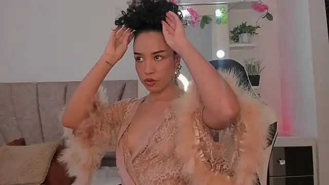 leahaltomm online show from October 16, 7:49 pm