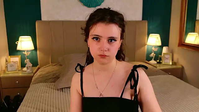 Pauline Heaven online show from May 17, 5:39 am