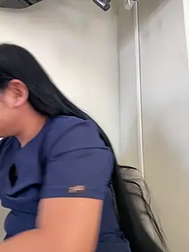 lamaravilla 08 online show from March 18, 6:35 pm