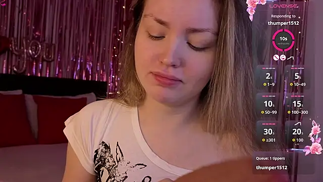 Lora Rosee online show from May 4, 2:21 pm