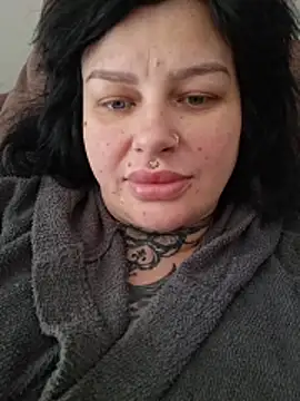 CannabisQueenn online show from May 9, 9:44 am