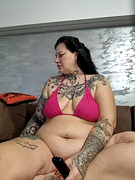 CannabisQueenn online show from November 3, 7:34 am