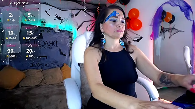 Alexaamoon  online show from October 18, 4:32 pm