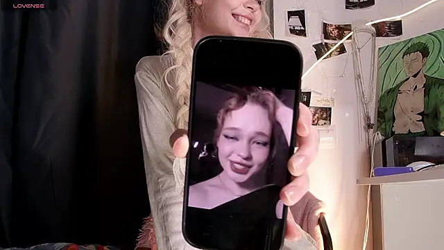 Kellybbface online show from February 19, 4:12 am