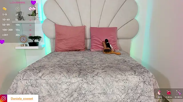 Danielaangelina online show from May 23, 6:34 am