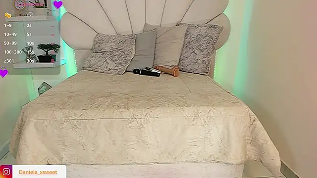 Danielaangelina online show from May 13, 6:08 am