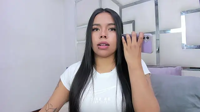 ZoeWan69 online show from April 8, 2:19 pm