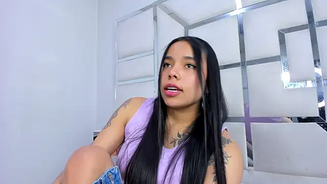 ZoeWan69 online show from November 2, 12:41 pm