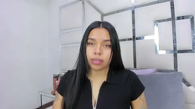 ZoeWan69 online show from May 5, 1:36 pm