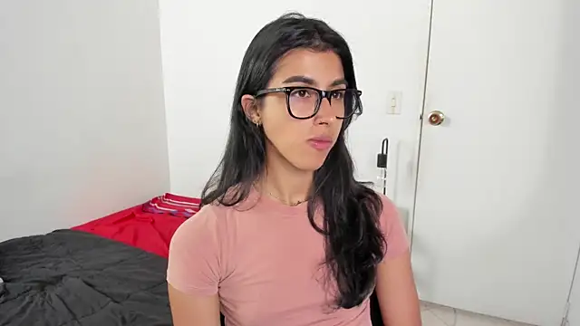 Mazikeen  18 online show from May 14, 1:39 pm
