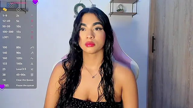 Snapshot of Bella_ricci_ chatting on October 7, 3:05 pm Bella ricci online show from October 7, 3:05 pm