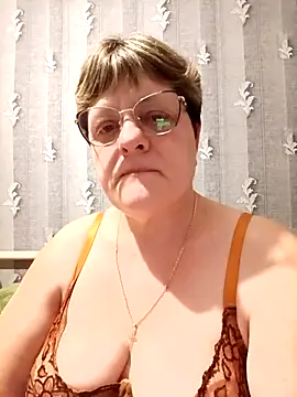 ElzaJewel online show from April 4, 9:02 pm