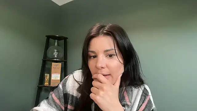 Petitecookie online show from April 10, 5:30 pm