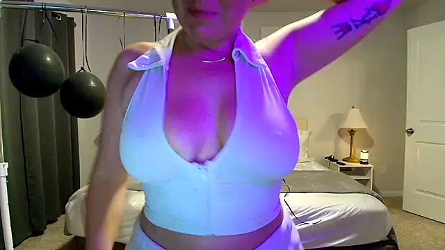 kaliii jones online show from June 12, 10:12 am