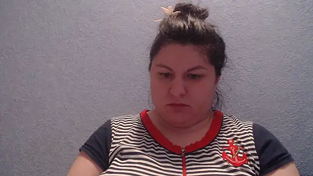 KiraSwee online show from January 8, 5:17 pm