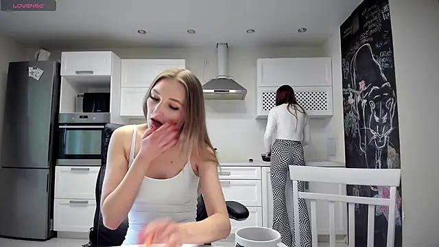 lisenok online show from April 5, 3:44 pm