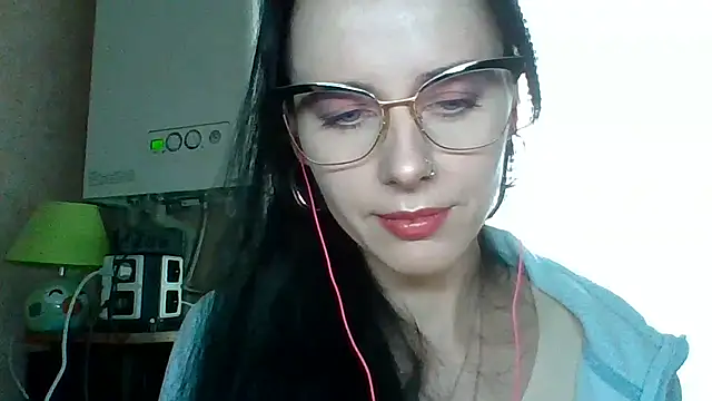 Snapshot of LuminousLady chatting on September 15, 10:34 am LuminousLady online show from September 15, 10:34 am